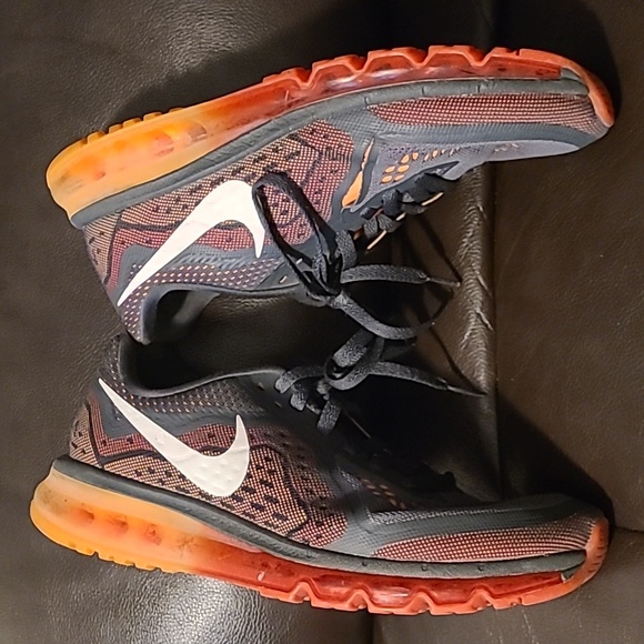 Nike - Picture 3 of 7